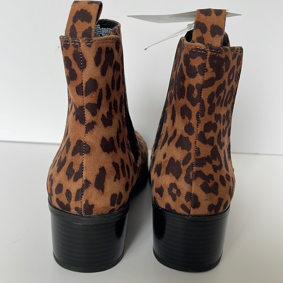 Women’s Size 7.5 Cheetah Print Memory Foam Ankle Boots w/ Block Heel - Picture 5 of 7